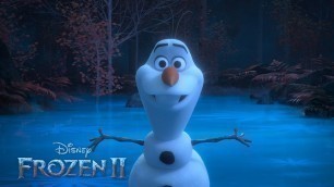 'Frozen 2 | Olaf vertelt het verhaal van Frozen | Disney NL'