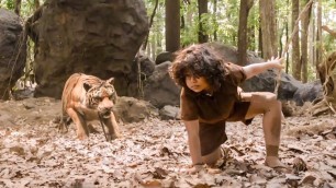 'Mohan Lal Biggest Blockbuster Movie Fight With Tiger Scene | #Mohanlal || Kotha Cinema'