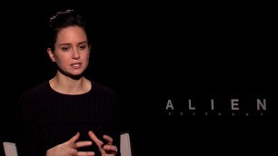 'Alien Covenant Movie || Katherine Waterston\'s Interview || SocialNews.XYZ'