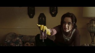 Amy Adams & Emily Blunt in Yellow Rubber Gloves