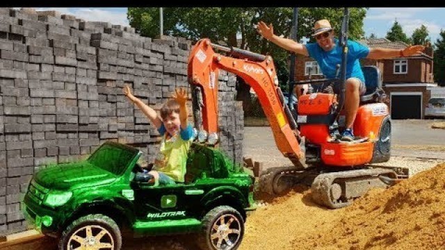 'Ride on the Real BIG EXCAVATOR Construction Truck For Kids'