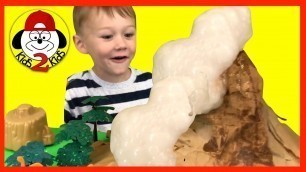 '1 Minute DIY Paper Mache Volcano from Scratch in 10 Steps - Smoking and Exploding Lava (Dry Ice)'