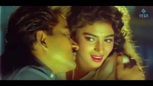 'Miss Madras Movie : Etho Mogam Tamil Video Song'