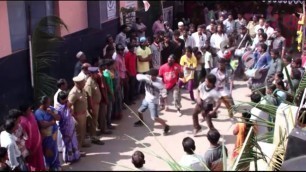 'Irandhidava Full Video Song - Madras'