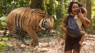 'Tollywood Biggest Blockbuster Tiger Fight Scene | Mohanlal | Namitha | Tollywood Talkies'